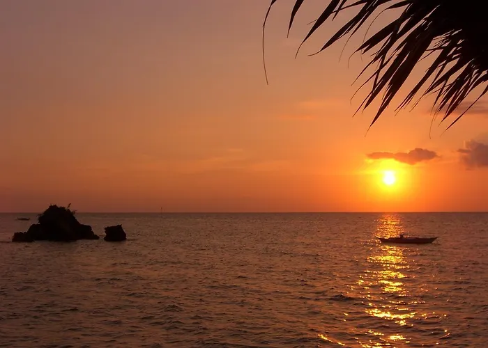 Maravilla Beach Club Tabuelan